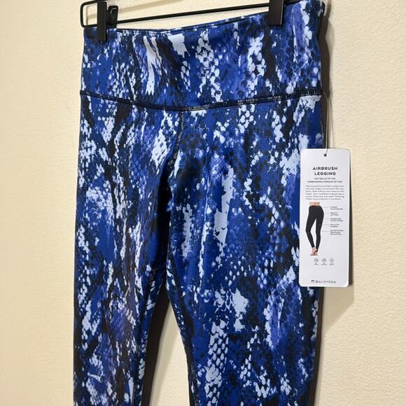 ALO Yoga Airbrush Legging - Blue Python Print Size S - Picture 3 of 6
